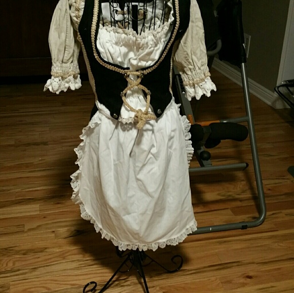 Stockerpoint Dirndl - Picture 2 of 8